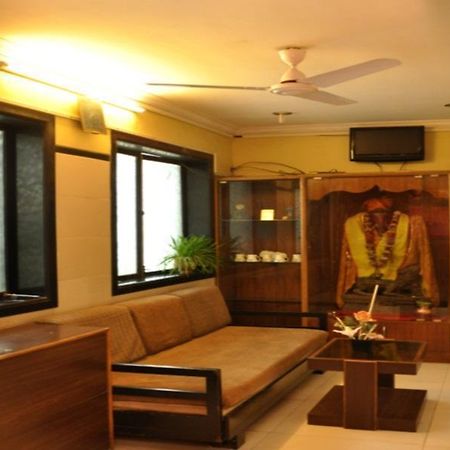 Hira Palace Hotel Mumbai  Buitenkant foto
